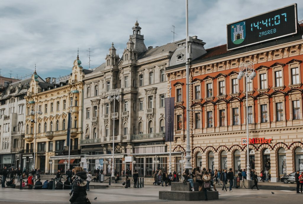 Interrailing in Croatia - Zagreb's main streets (en anglais)